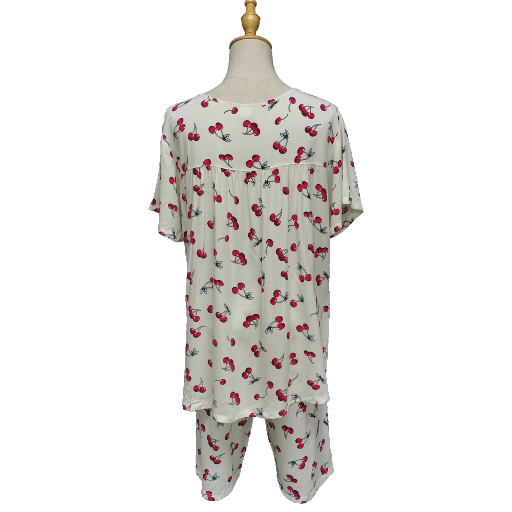 Women′s Fashionable Lightweight Pajamas